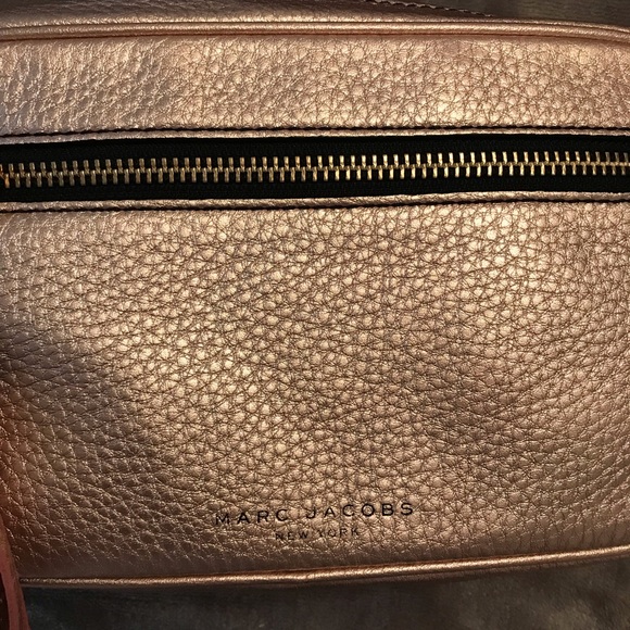 NEW Rose Gold Leather Marc Jacobs zoom crossbody - Picture 4 of 7